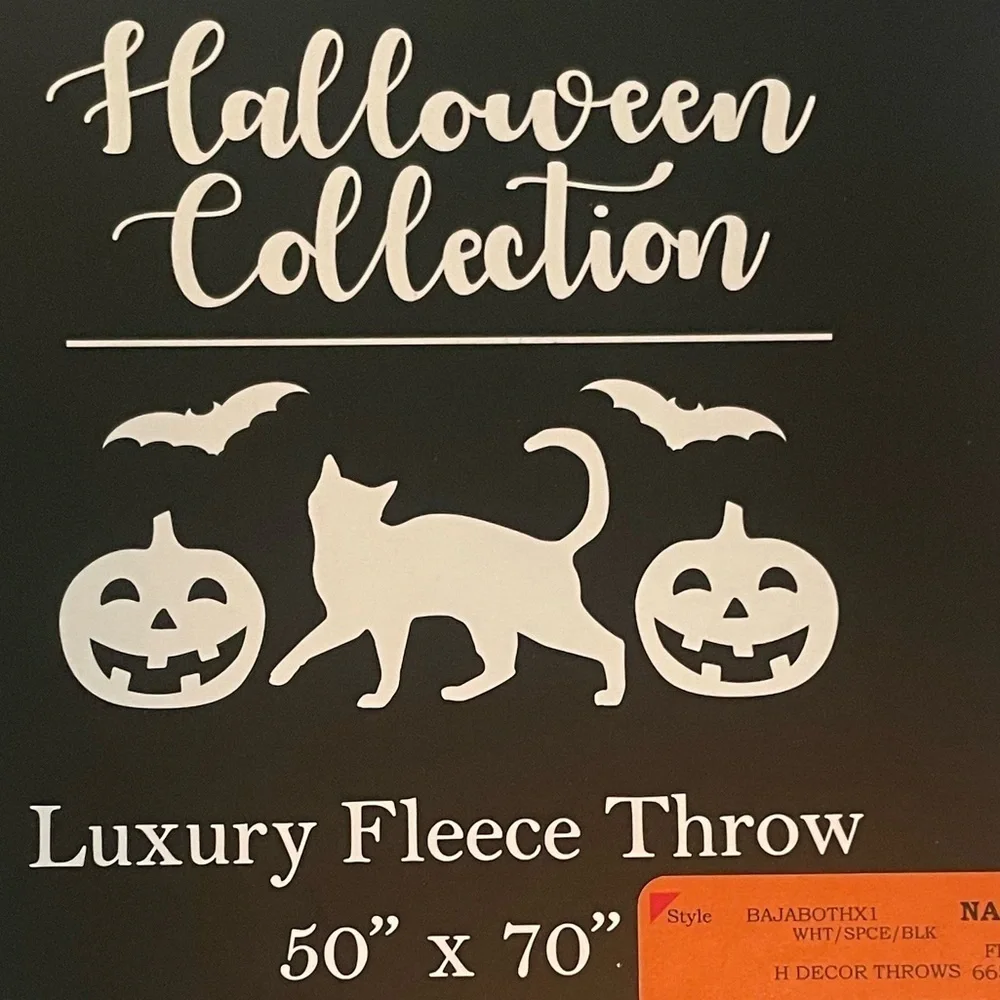 Halloween fleece trow blanket with pumpkins ribbons and‎ bats size 50x70